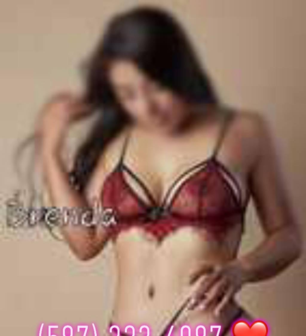 Pretty petite babe & friendly duo available Pretty petite babe & friendly duo available