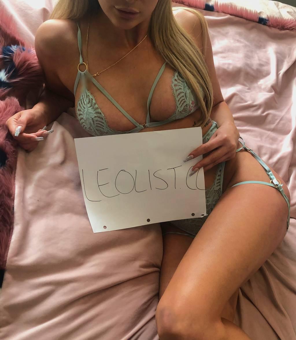 Sexy blonde full of surprises!;) Sexy blonde full of surprises!;)