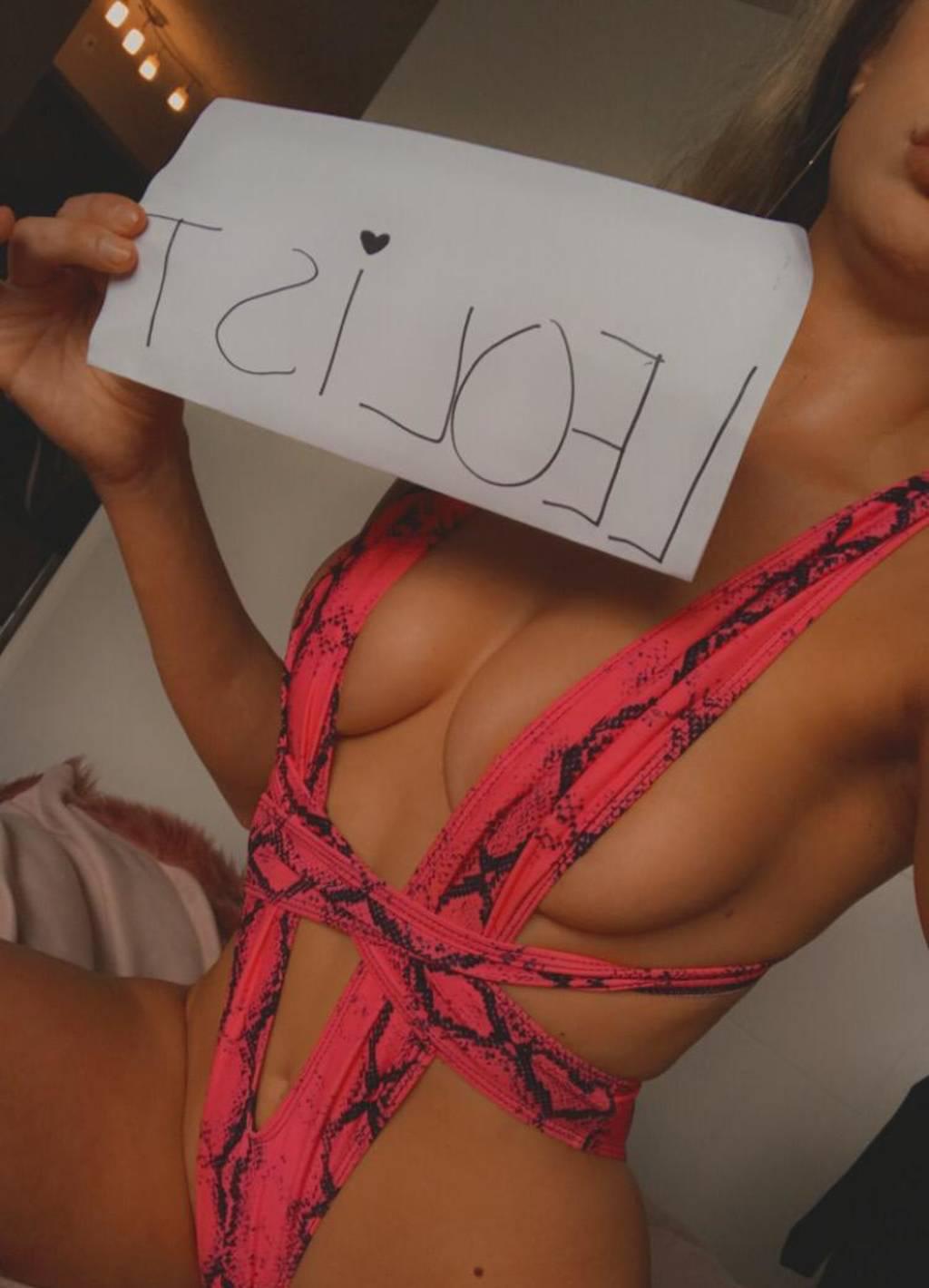 Sexy blonde full of surprises!;) Sexy blonde full of surprises!;)