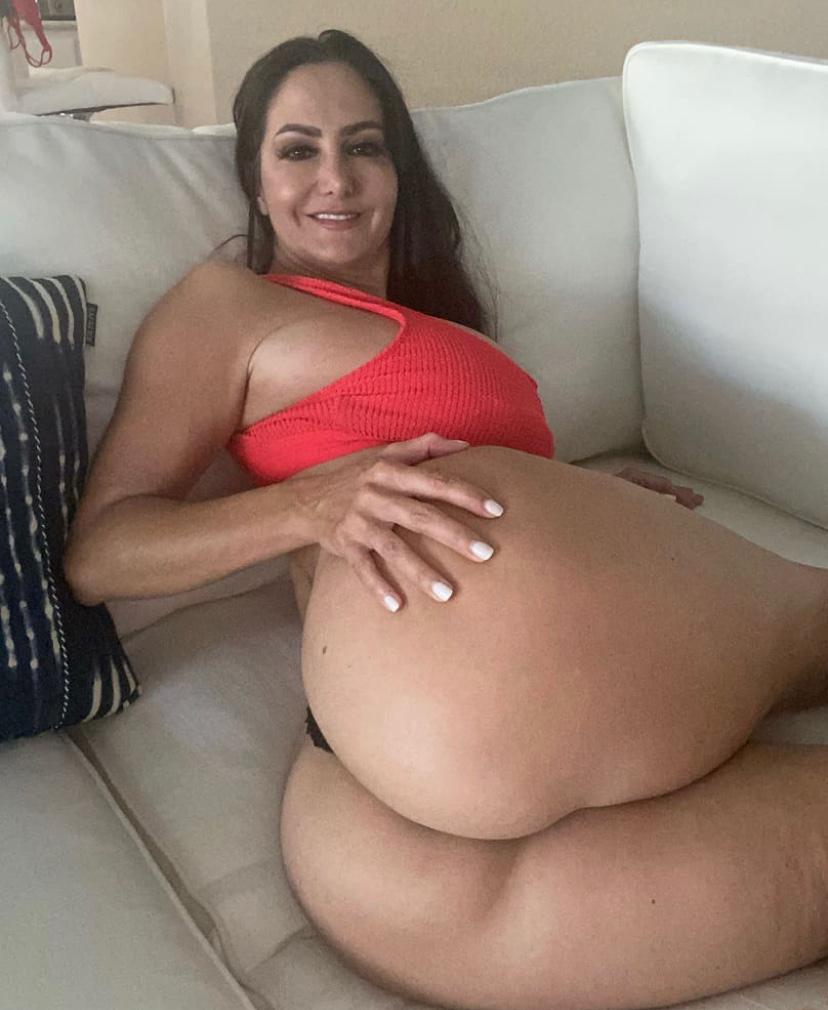 YOU ARE IN SAFE HANDS. REAL, BIG NATURAL TITTIES,ALL ROUND PLEASURE, YOU ARE IN SAFE HANDS. REAL, BIG NATURAL TITTIES,ALL ROUND PLEASURE,