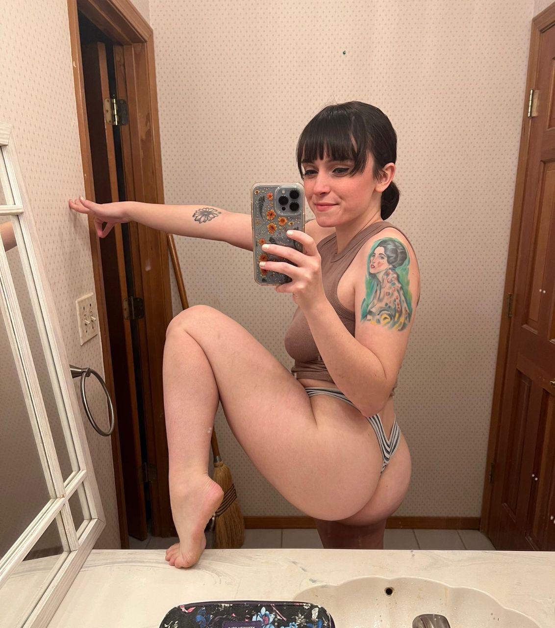Ready to serve you the wildest fantasies text @Instagram:Danielle_d48 Ready to serve you the wildest fantasies text @Instagram:Danielle_d48