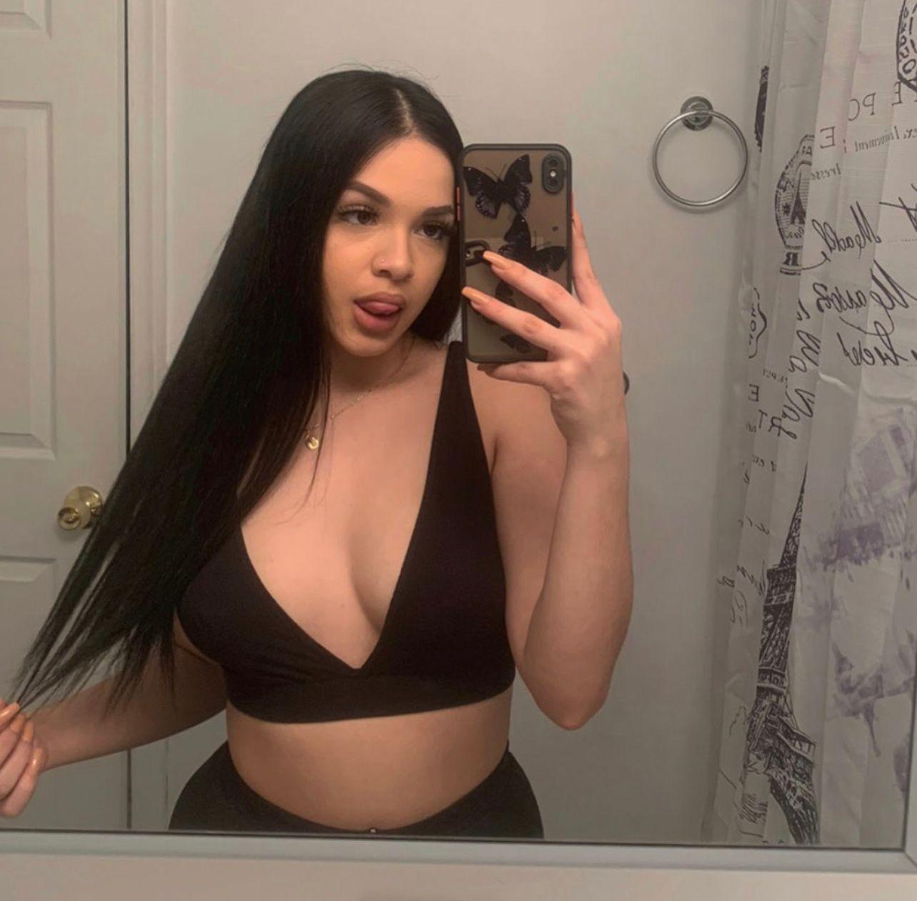 PAY CASH” HI GUYS MY NAME IS carli I'M 26 😘 I JUST WANT TO HAVE FUN HIT ME UP PAY CASH” HI GUYS MY NAME IS carli I'M 26 😘 I JUST WANT TO HAVE FUN HIT ME UP