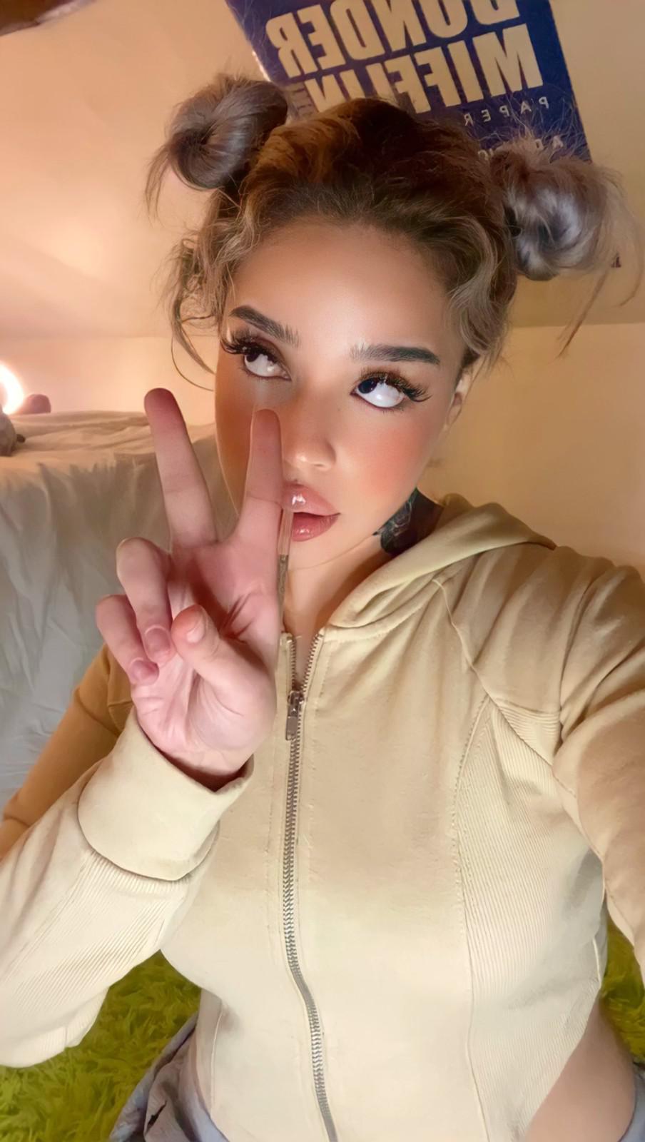 I'm available for maximum pleasure π I'm available for maximum pleasure π