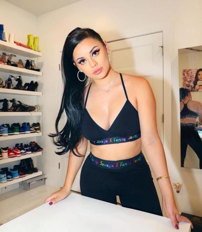 I’m Creamy Anita,Looking to get freaky🌟On hookup with Vivian.SLIDE IN 💦