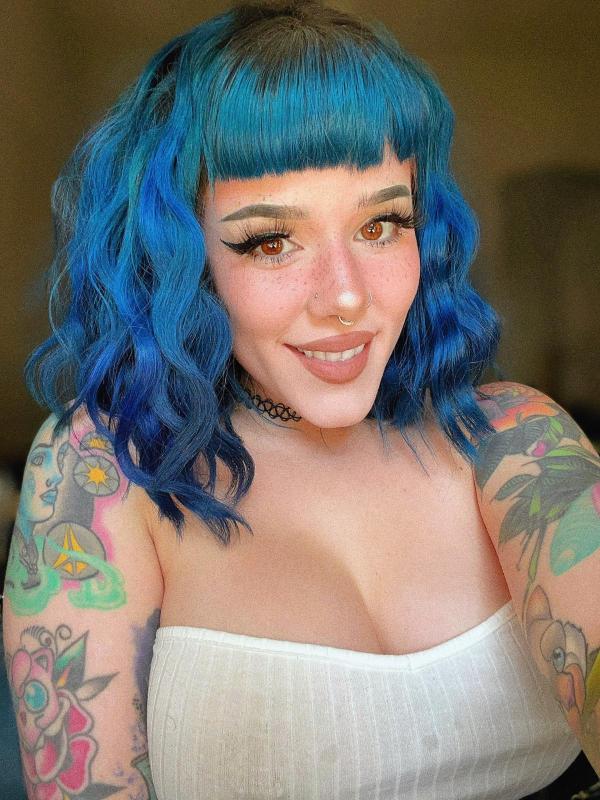 Down for hookup HMU on snap Cortana_b or text me (931) 389-4799