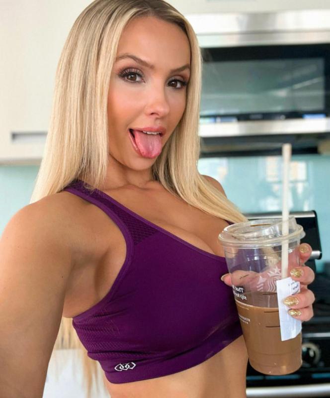 NASTY🍆🍑AND A SNACK YOU WILL LOVE ❤️ 🍑. HMU ON SNAPCHAT 👻👻 k_bhangz