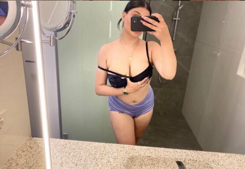 HOOKUP SEX AVAILABLE 👅 🍑 +1 (424) 220 8234