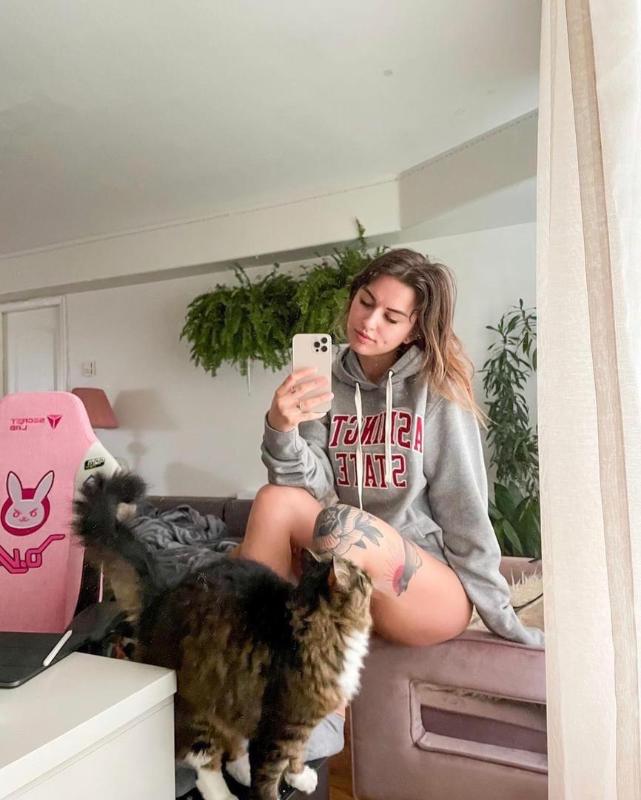 HMU 🔐🍆🍑am down to ****hi t my cell 305-340-0821 snap :manager87p👅🥂🔥❤️