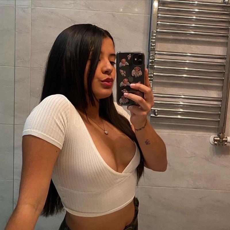 Hey Guys I'm Available For Some Nasty Fun