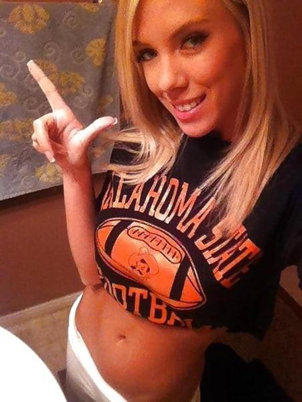 Sweet like candy👅🍭, Let me make you cum like never before 💦💦💦 party girl 🎊