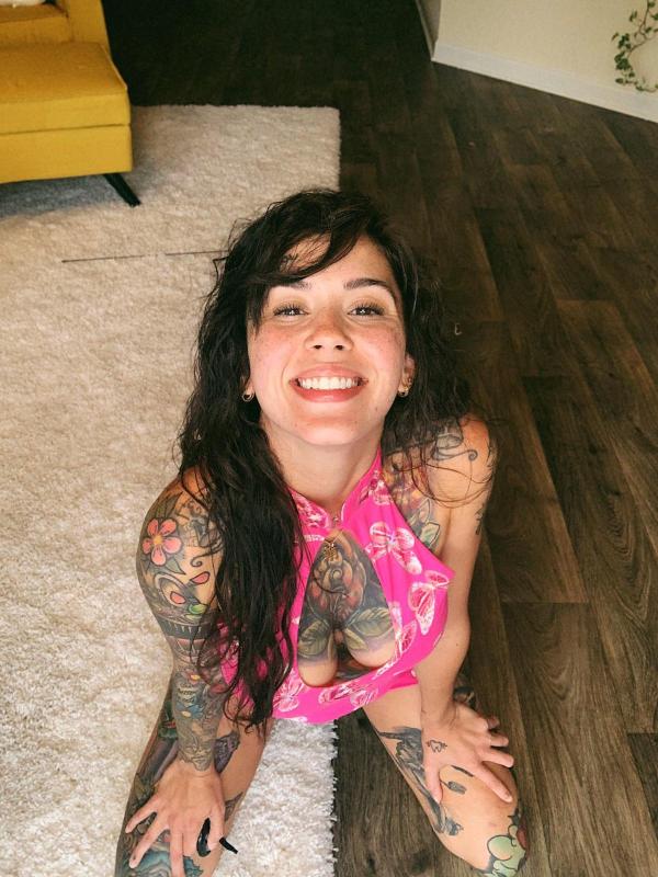 I’m Horny and Love squirting. Always available for all your sexual satisfactions