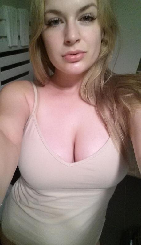 🔥🔥Blonde baby wanna have fun, let's get hooked up or what you say?💦 TGIF