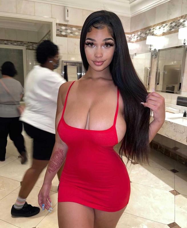 Hi 🙋‍♀️, im a sexy 🍌escort 🍑 who’s available for hookups and fun 🍑 🍆