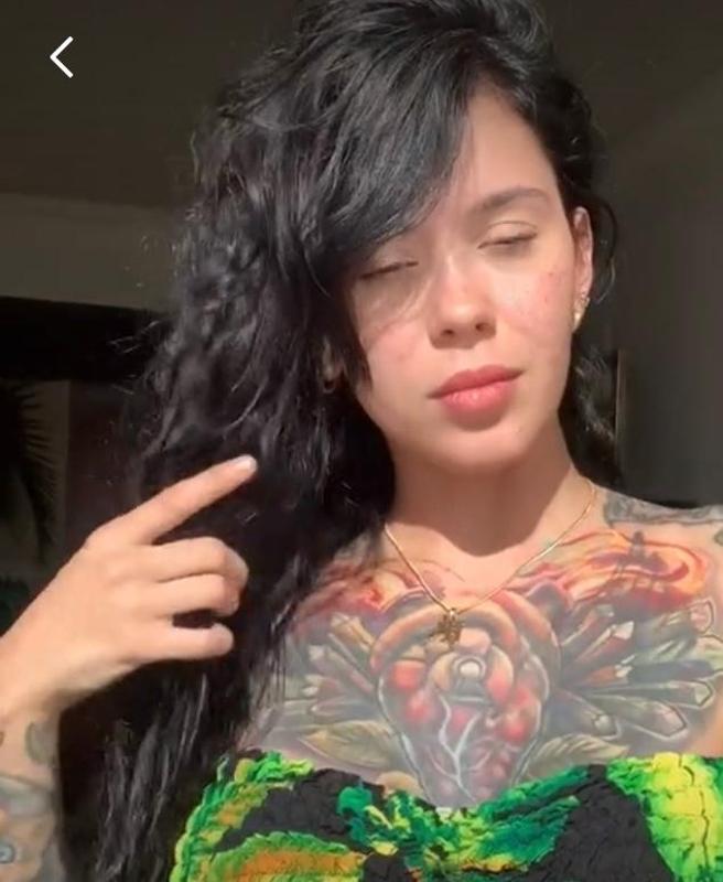 I’m available for hookup🍆💦