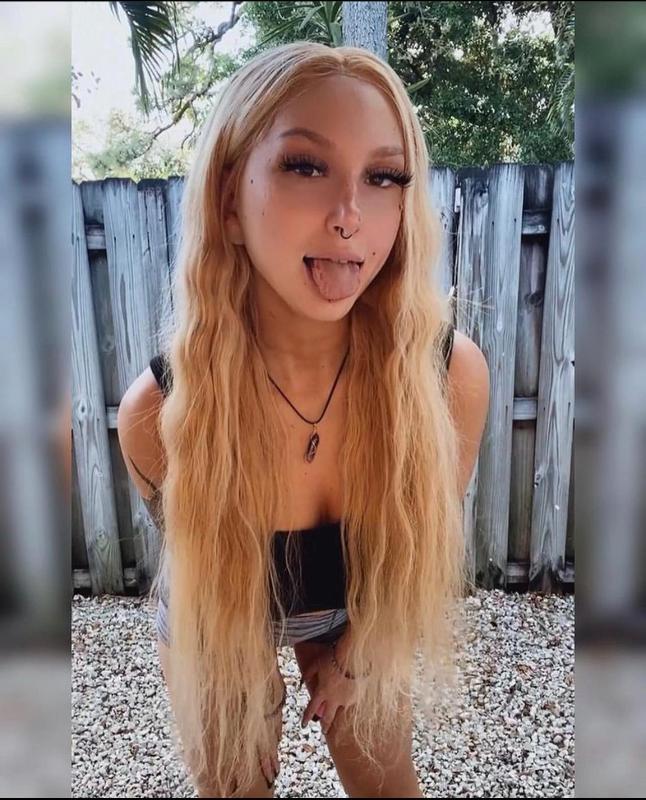 I AM LOOKING FOR FWB AND AVAILABLE TO MEET TEXT ME +16078626009