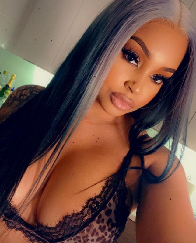 Bella naughty🍑🍑🍑