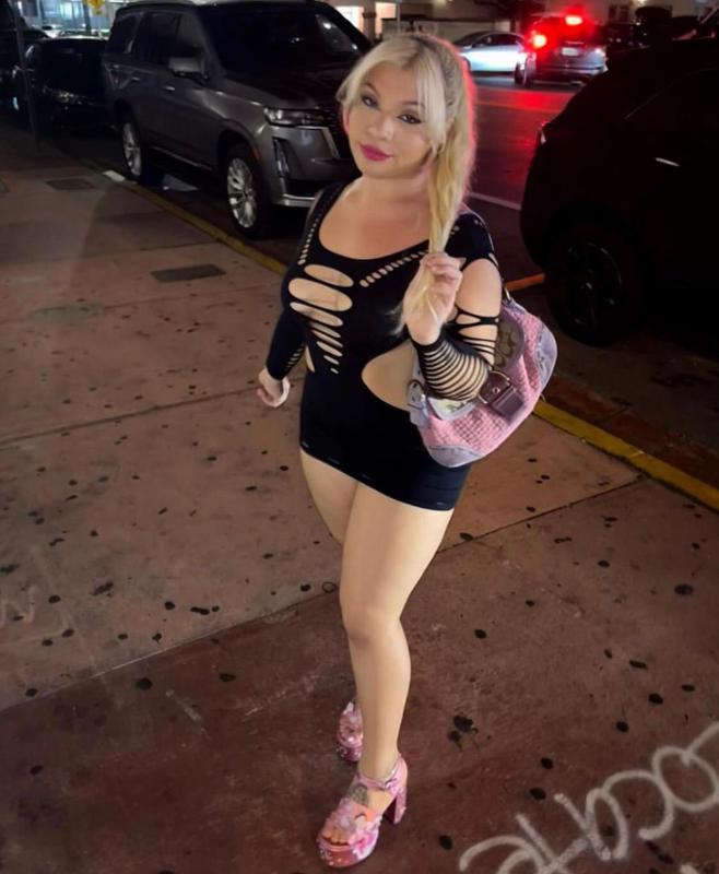 Sexy dripping hooker available at your service Snapchat: @ Kimberlybro775