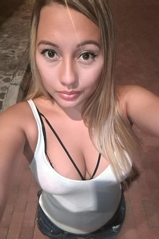 🚺💝Looking For Pussy Eater💝Home/ Hotel Fun🚘Car Fun👅👅Any Place I am ready👅🚺(414) 367-4553