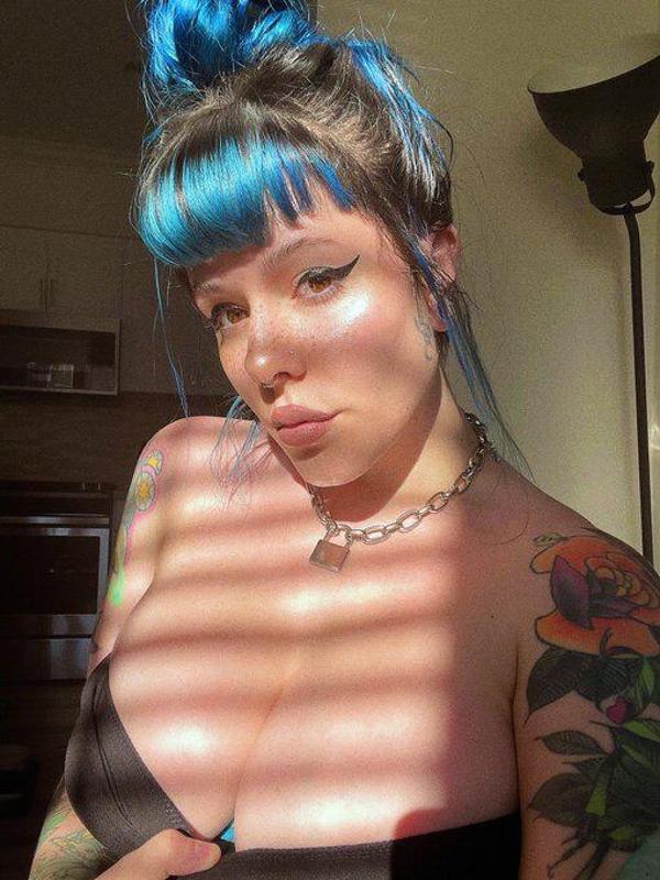 ESCORT AVAILABLE TO HOOKUP TONIGHT 🍑🍆💦