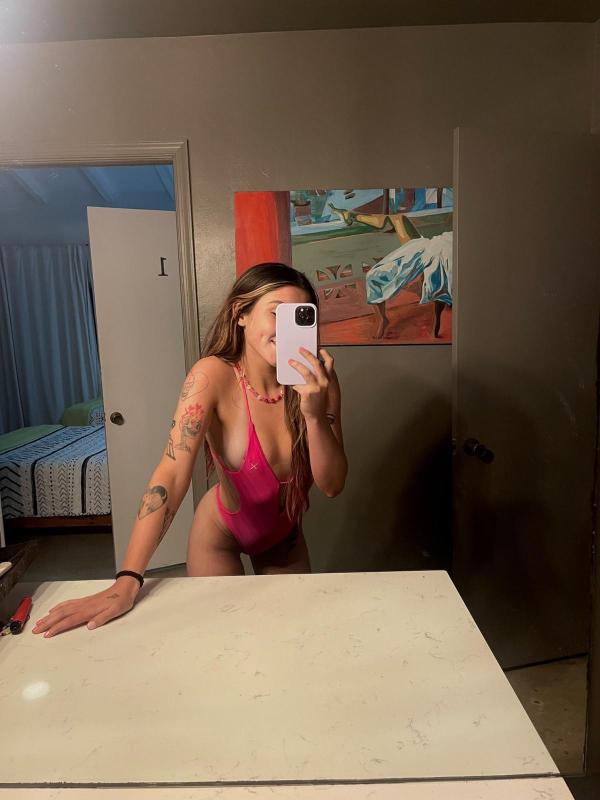 Hi cutie👋 you're down to fuck?😻HMU😉on 256 874-2859 or Snapchat:lorreta_rose41