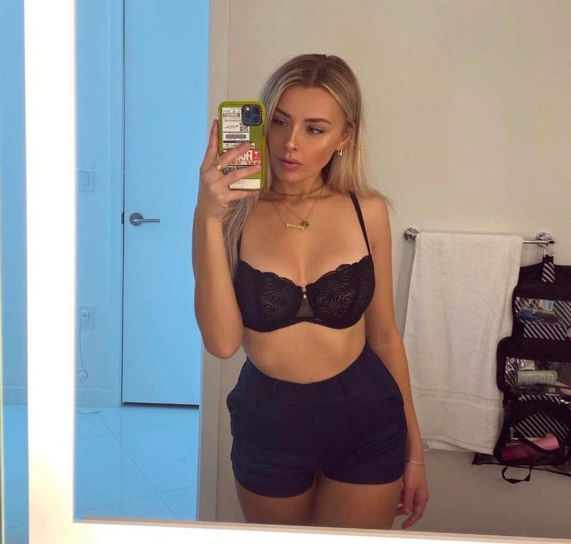 Hot and sexy 🍑🍆🍆