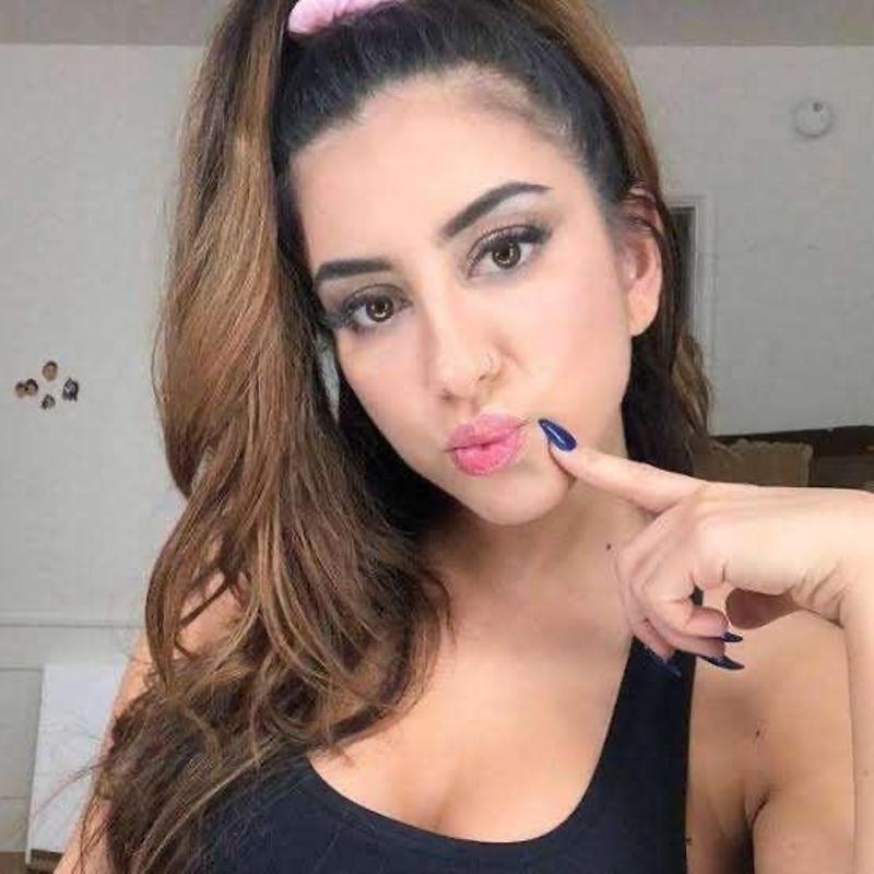 HMU for hook up in and out call car 406-306-4284Snapchat sarahbrown3231