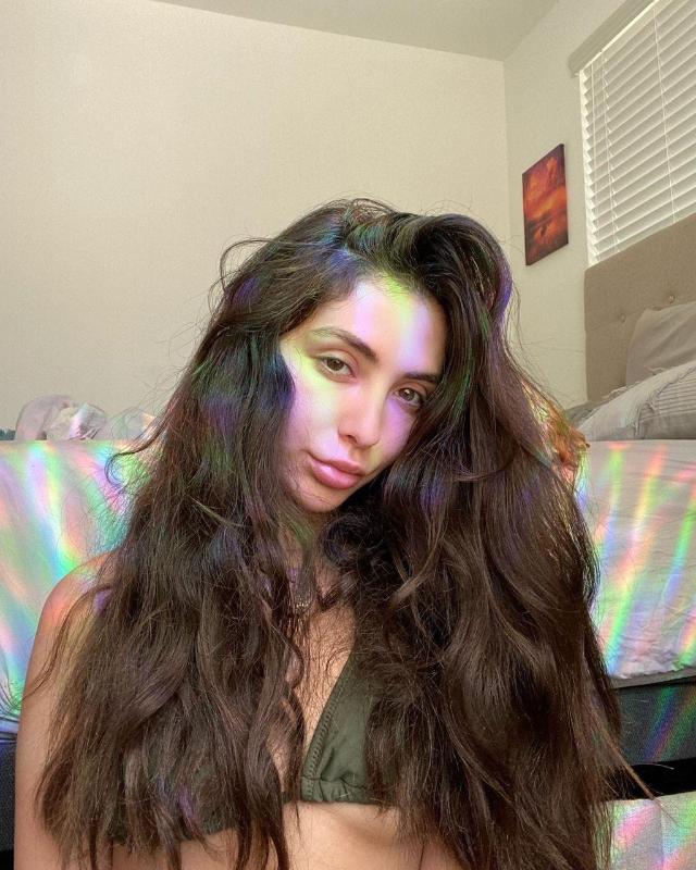 I’m available for hookup 💦🍑🍆