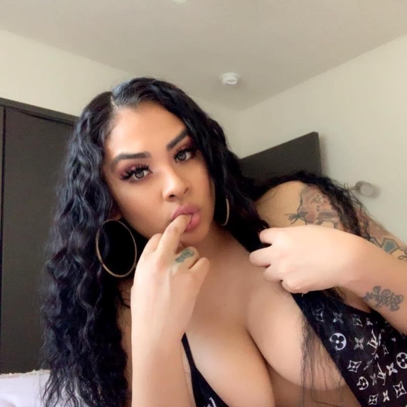 MY WET 💦💦 **** IS READY TO TAKE IN SOME GOOD HARD COCK THAT