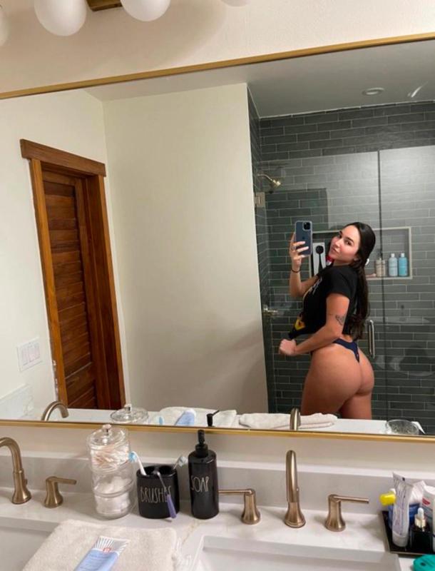 AVAILABLE FOR HOOKUPS 🍑🍆TEXT ME: 747-944-5033 SNAPCHAT: becky_m520