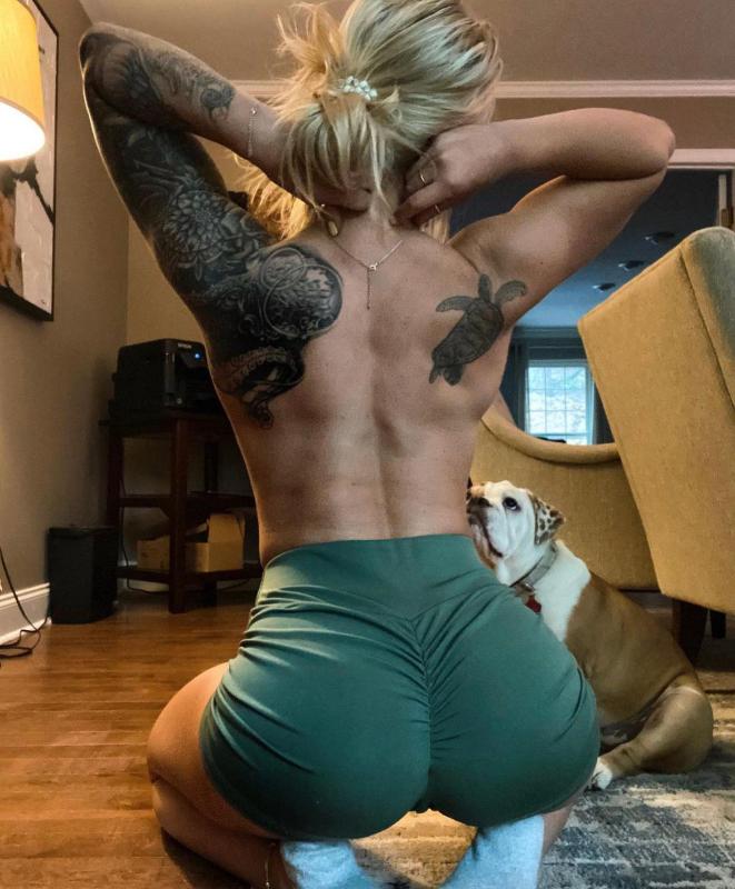 Hook up and party favors😜😜