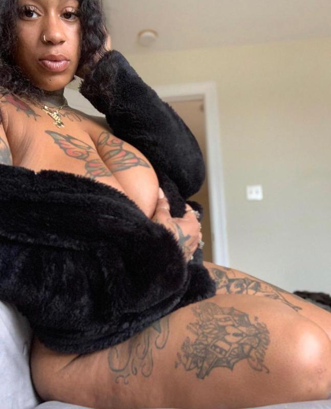 Available for HookUp 👅😘 PAY2PLAY 🥰