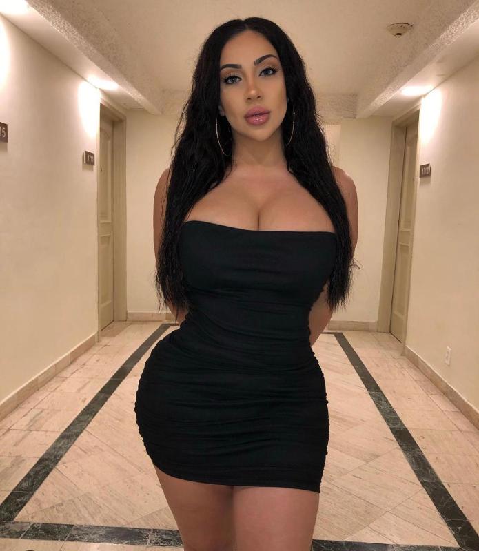 Hi I’m jenita Am available for hookup 24/7 hit me up let's have some fun