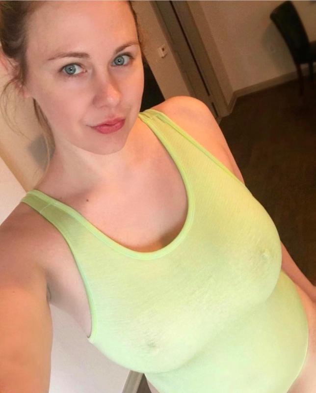 I’m a horny mature girl, I love squirting ???? I wanna fulfill your widest sexua