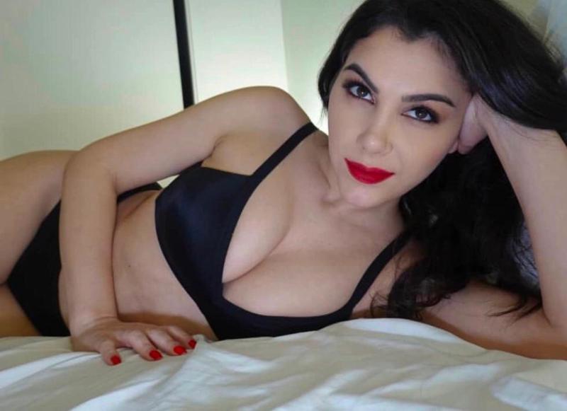 🍑Sweet & Juicy, WET 💦 Pussy For You 🍭🥕🍑NO RESTRICTIONS 🍓🍆HIT ME UP