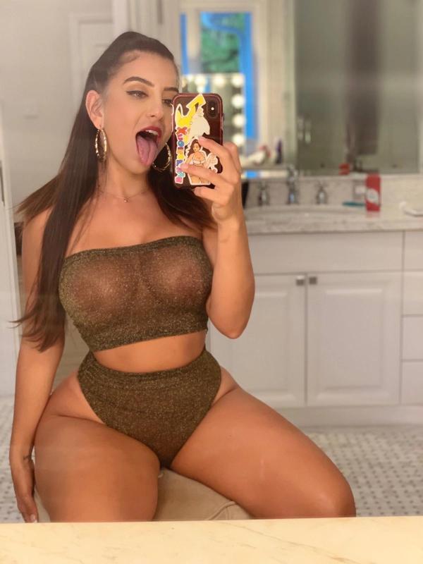 VERIFIED PREMIUM ESCORT✔️✔️ AVAILABLE FOR HOOKUP 🍑🍇🍆