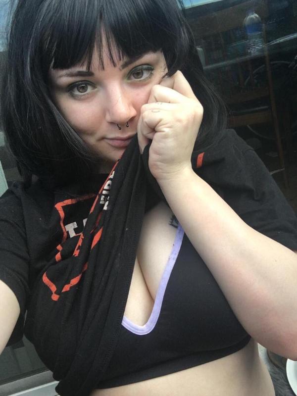 🦋👩‍🎤🍑 I’M READY TO MEETUP AND HAVE SEX 🍑👩‍🎤🦋