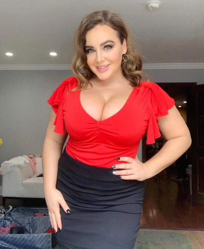 Your badass bitch 💦💦❤️💋🍆