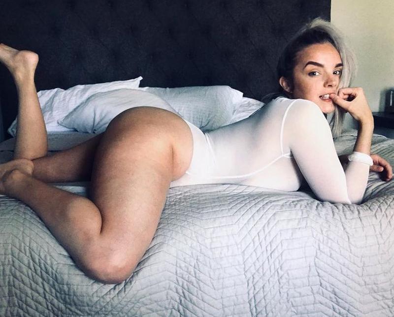 Am available for incall,outcall💦💦