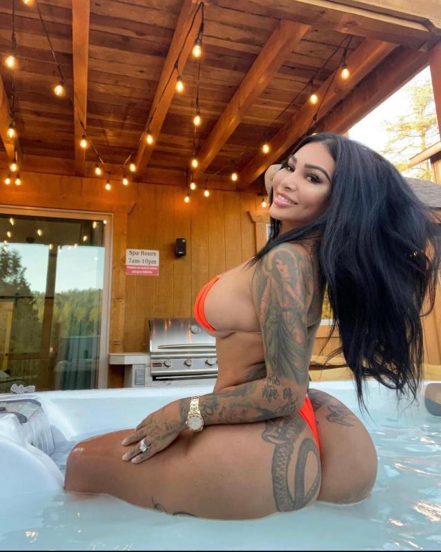 Hookup🥰🥰add me up on Snapchat (Sophia_whitt21) or text me (323) 645-0683)