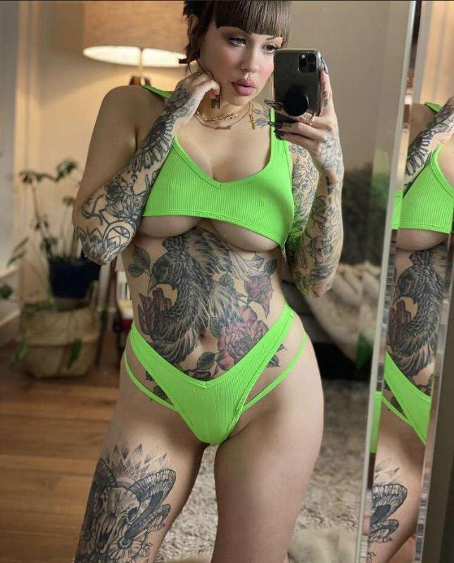 I’m hot and ready to be fucked😋🍆🍑