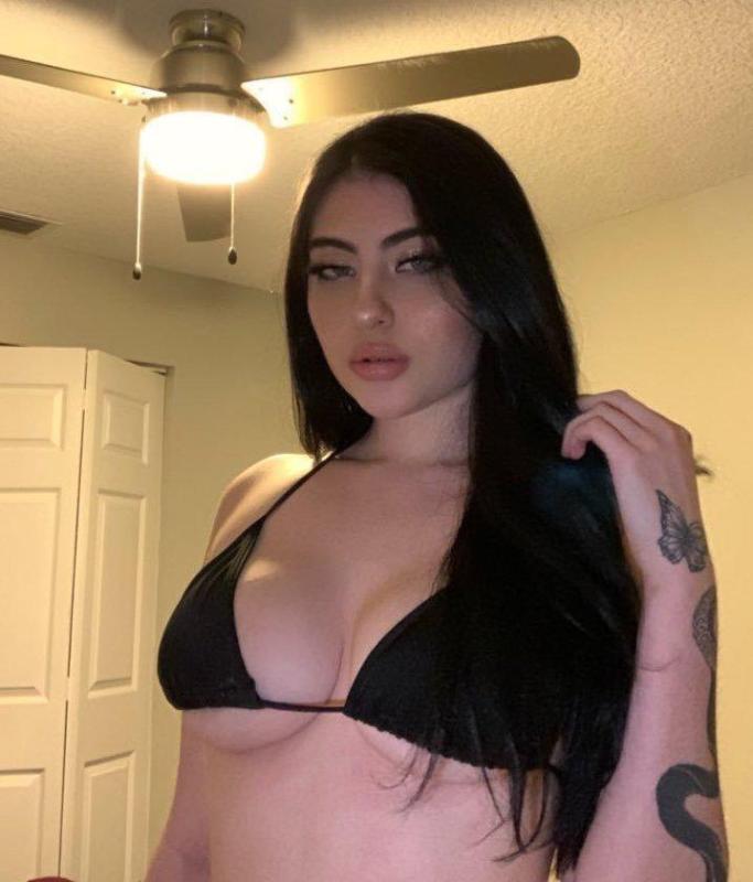 I’m available for meetup and I sell hot contents