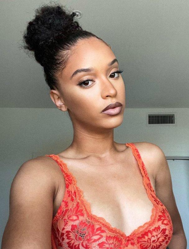 I am down and available to meet up with you good..👅🍆