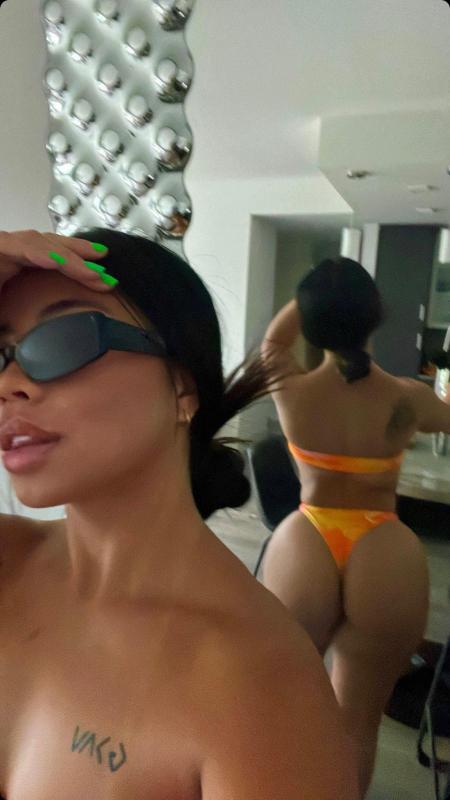 I’m available for hook up 🍆💦🍑💦💦💦🍆🍆