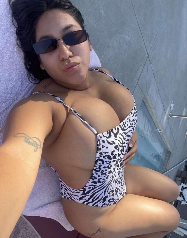 HMU 🤙 on snap Mariah_s5327