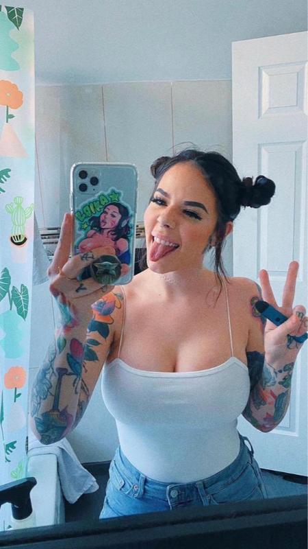 Am available down to fuck 💕😜hit me up