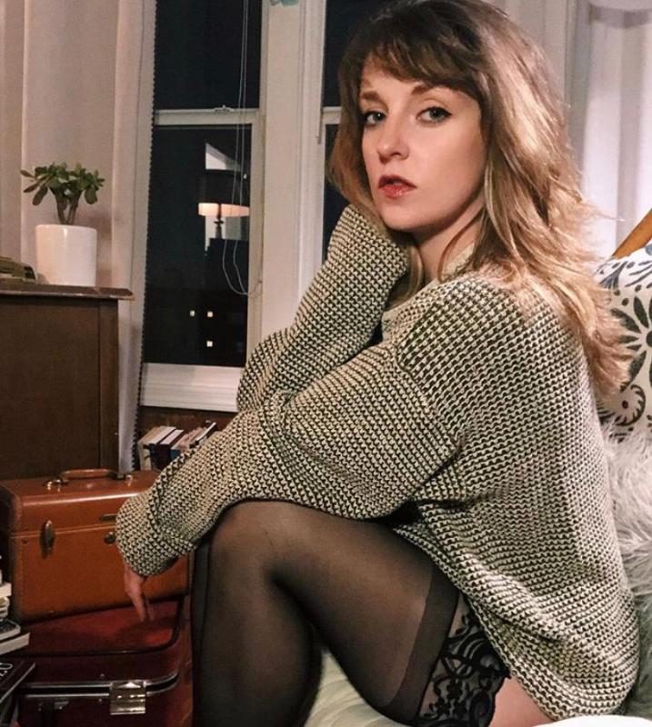 Available for hookup ..HMU for good sex you never experience and good massage