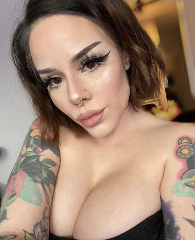 DOWN FOR HOOK UP 😍😍😍