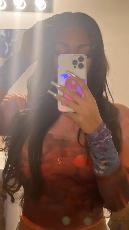 Looking for some juicy pussy?🍑💦👀. I’m available...Snapchat
