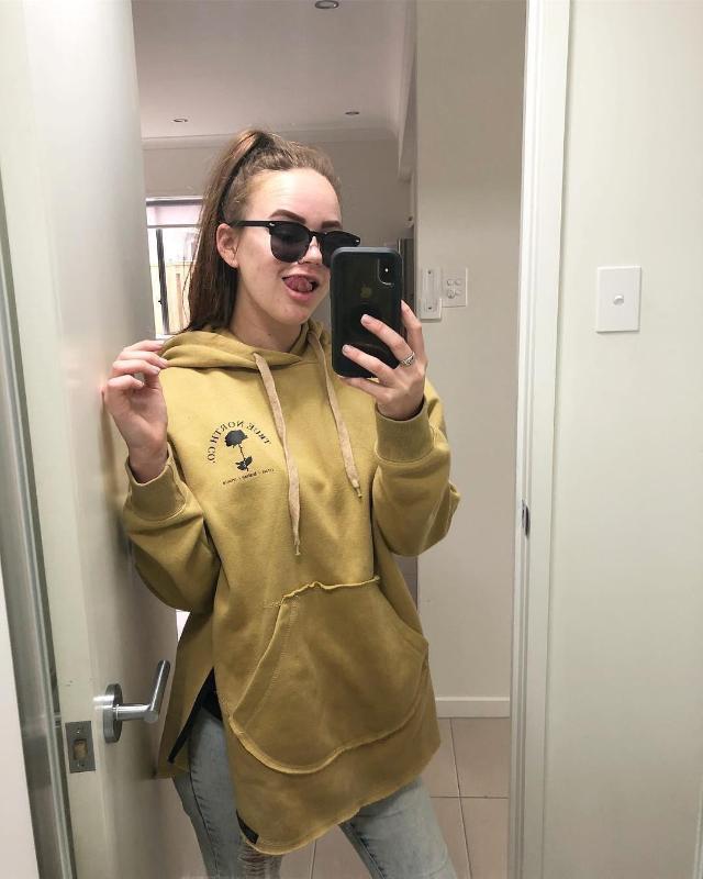 Hookups Available!! PART PAYMENT UPFRONT OR NO HOOKUP