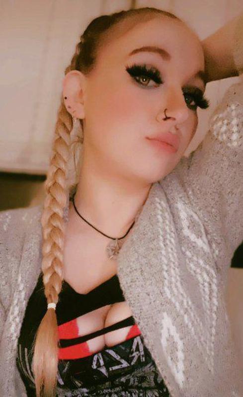 I’m available Snapchat badgirl2000099 I sell hot pic and nude video